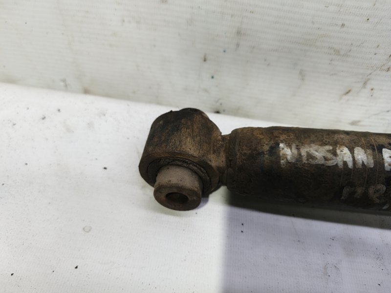 Амортизатор Nissan Primera 1990
