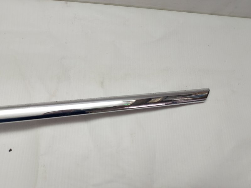 Молдинг крышки багажника Volvo XC70