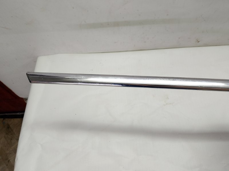 Молдинг крышки багажника Volvo XC70