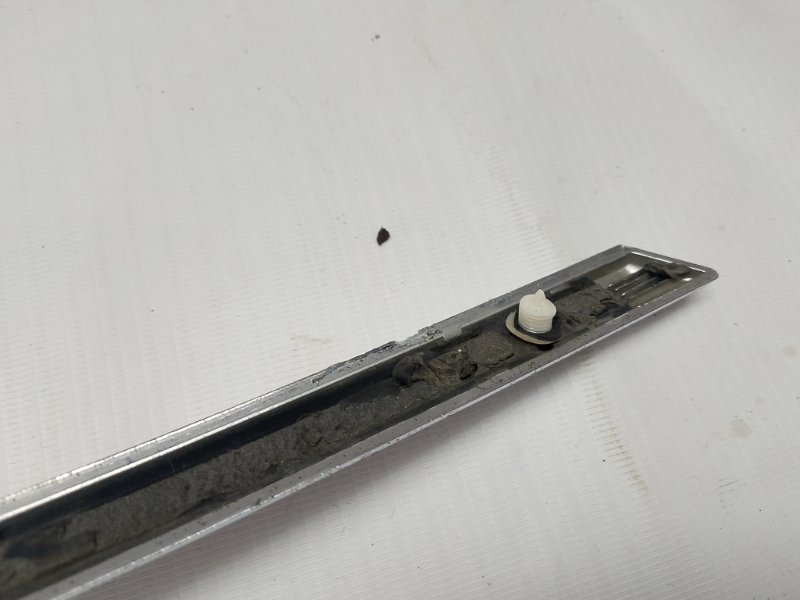 Молдинг крышки багажника Volvo XC70