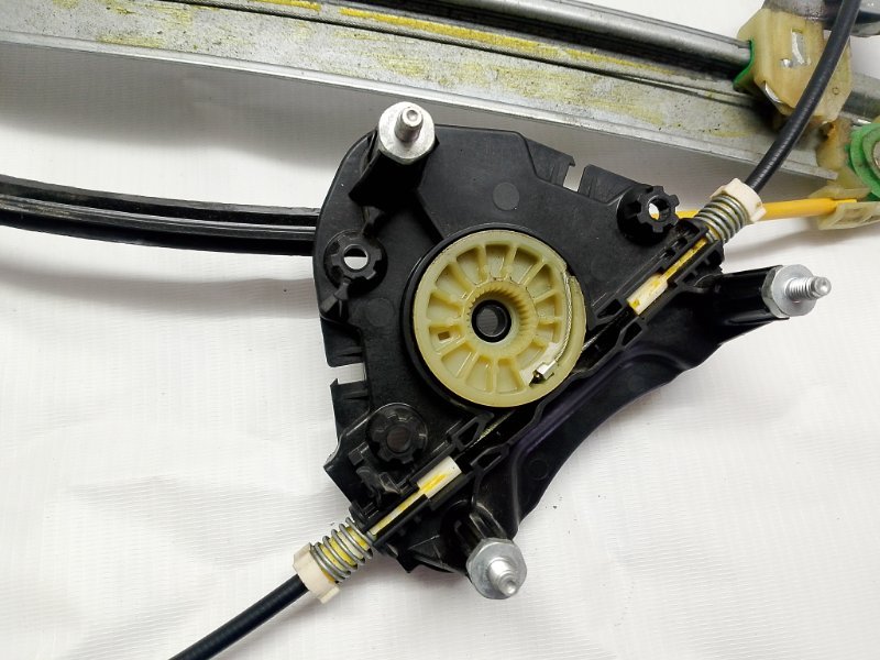 Стеклоподъемник lada vesta 2022