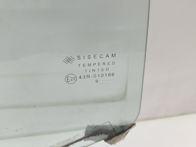 Стекло двери Lada Vesta 2020