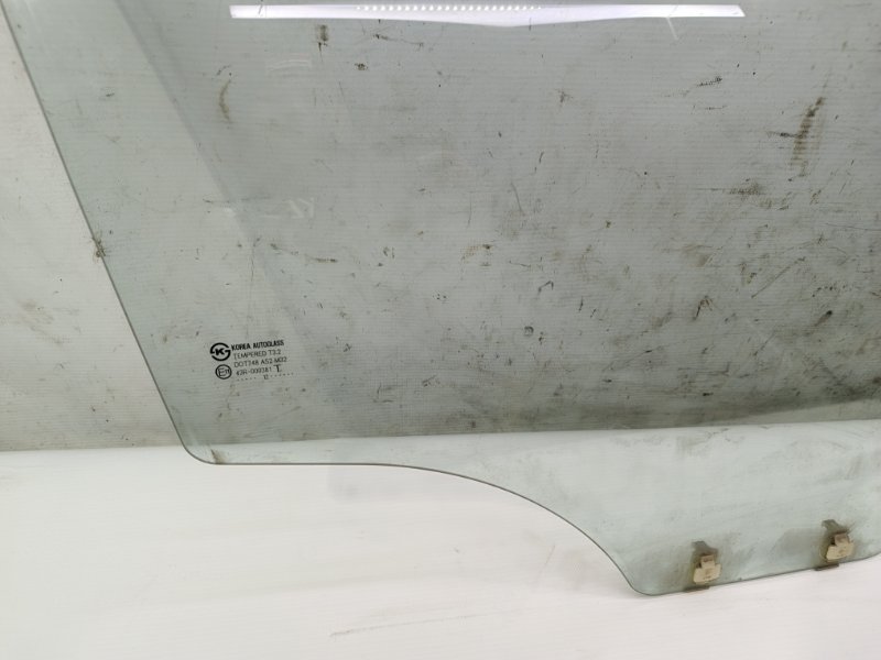 Стекло двери Hyundai Solaris 2014 RB