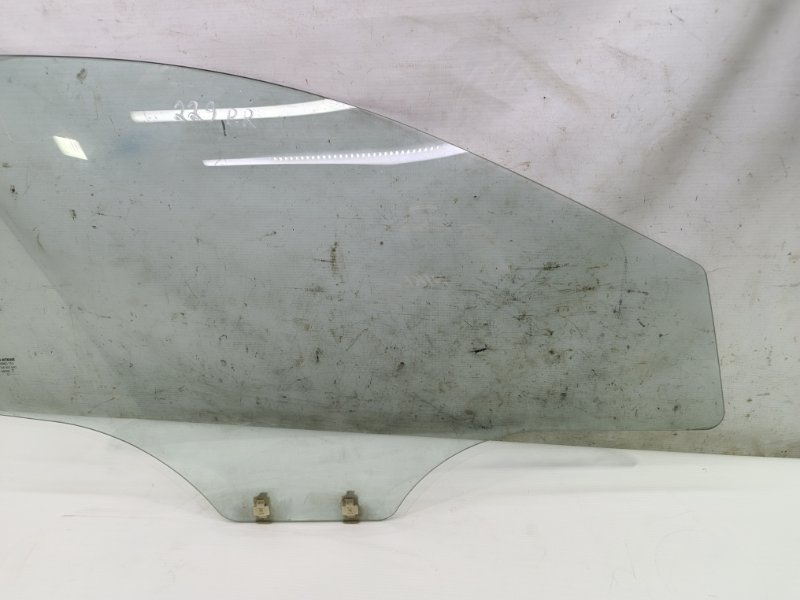 Стекло двери Hyundai Solaris 2014 RB