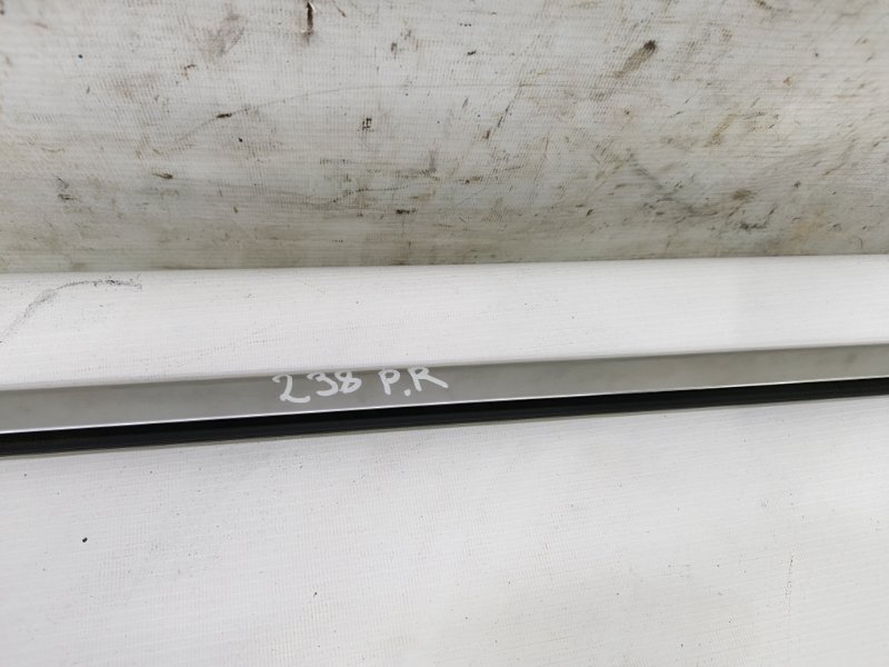 Молдинг стекла Mercedes CLA - Class 2015 CLA 180