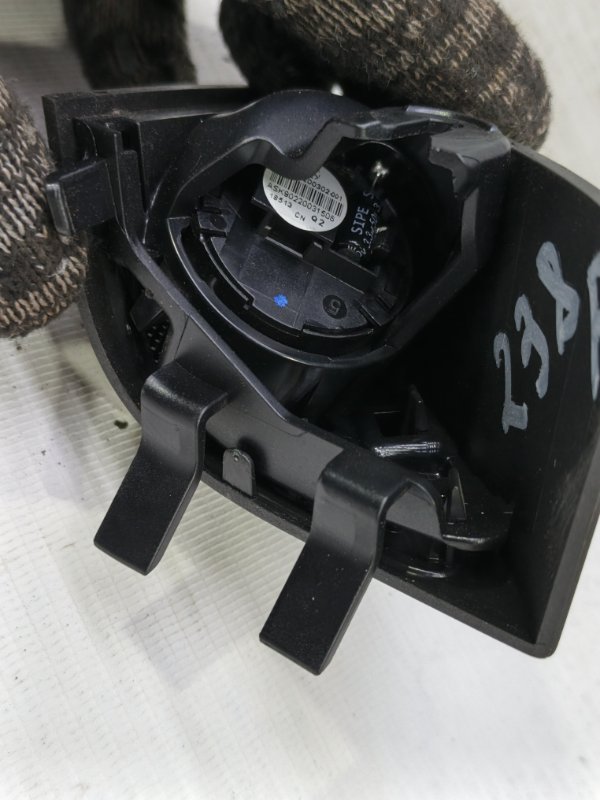 Динамик Mercedes CLA - Class 2015 CLA 180