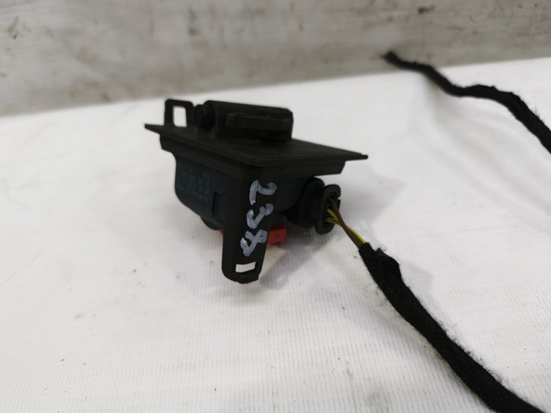 Активатор лючка бензобака Mercedes CLA - Class 2015 CLA 180