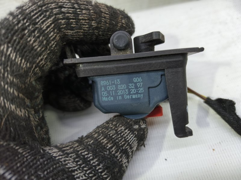 Активатор лючка бензобака Mercedes CLA - Class 2015 CLA 180