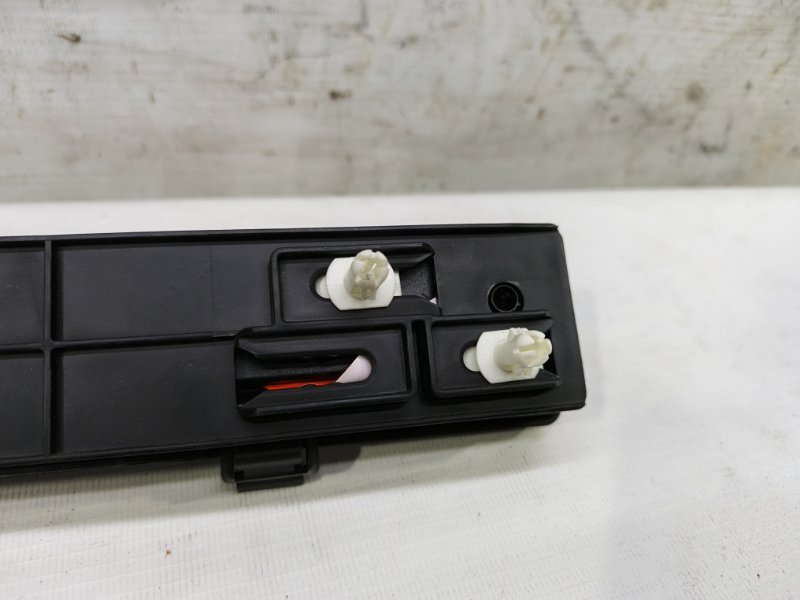 Знак аварийной остановки Mercedes CLA - Class 2015 CLA 180