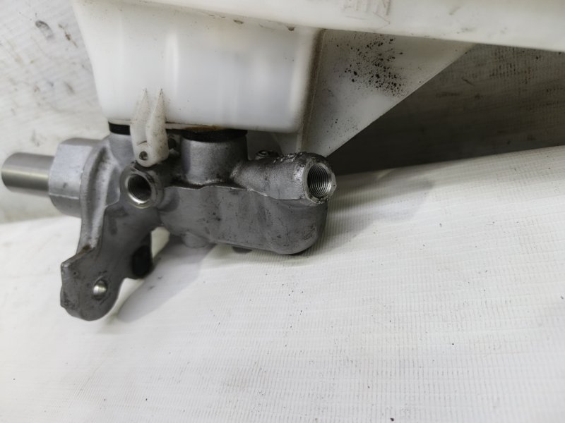 Главный тормозной цилиндр Mercedes CLA - Class 2015 CLA 180