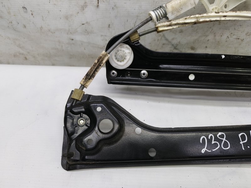 Стеклоподъемник электрический Mercedes CLA - Class 2015 CLA 180