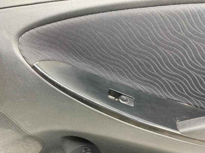 Обшивка двери Hyundai Solaris 2014 RB