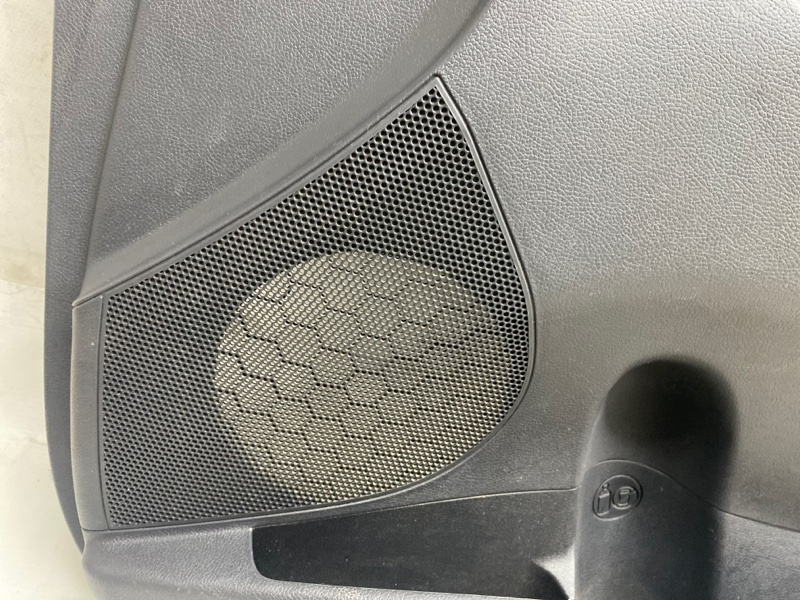 Обшивка двери Hyundai Solaris 2014 RB