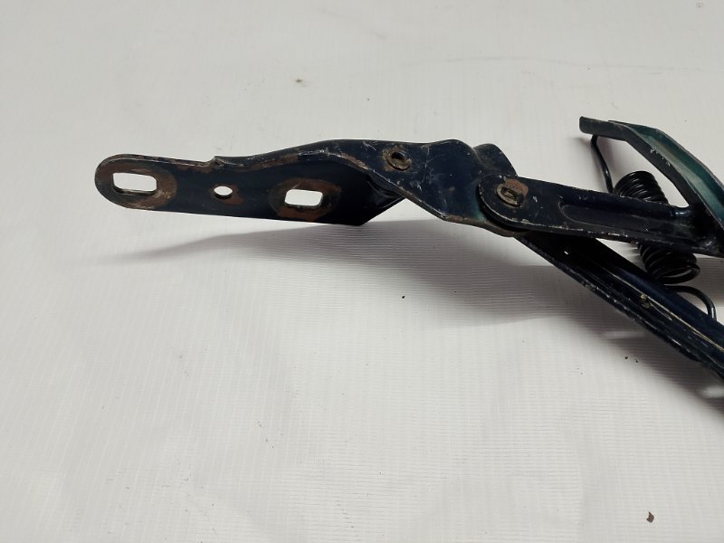 Петля капота Chevrolet Lumina APV