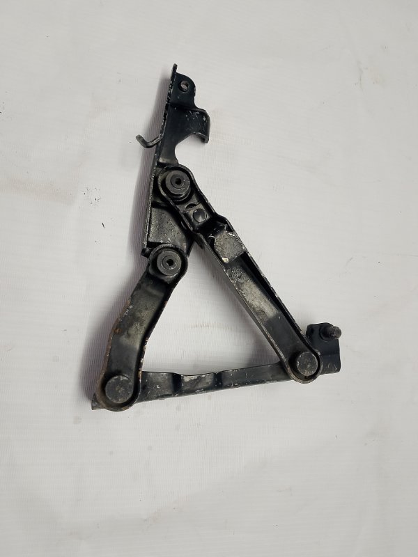 Петля капота Mercedes Benz e 211