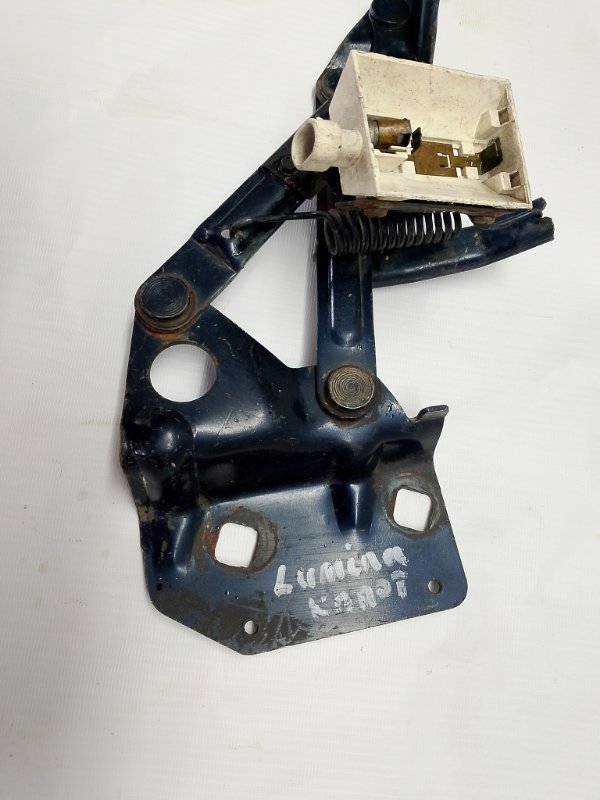 Петля капота Chevrolet Lumina APV