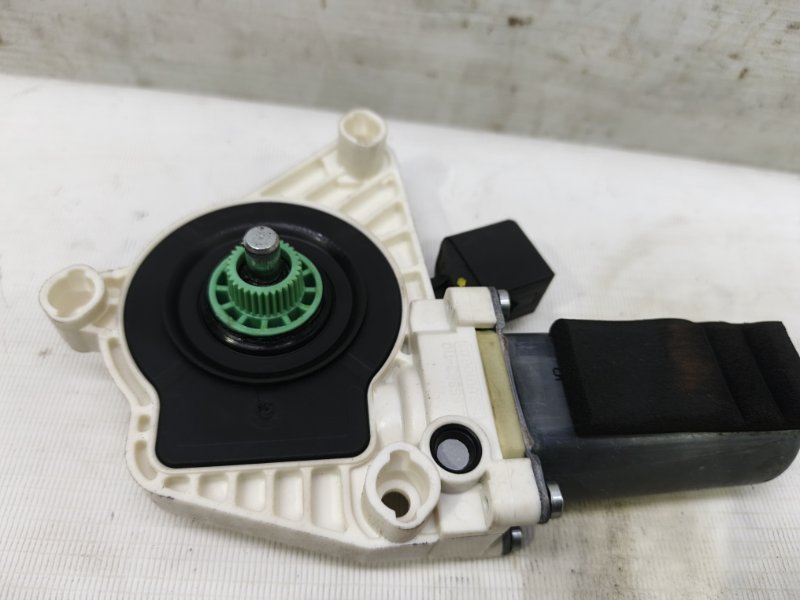 Моторчик стеклоподъемника Mercedes CLA - Class 2015 CLA 180