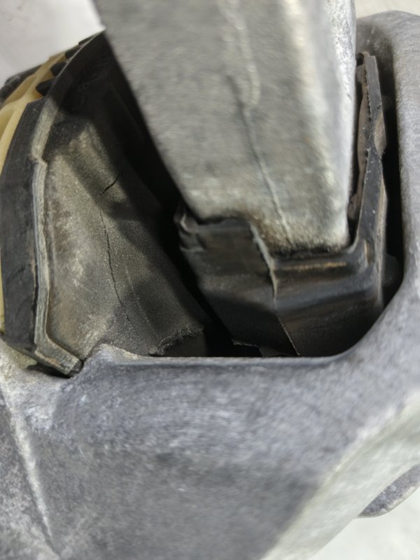 Подушка двигателя Mercedes CLA - Class 2015 CLA 180