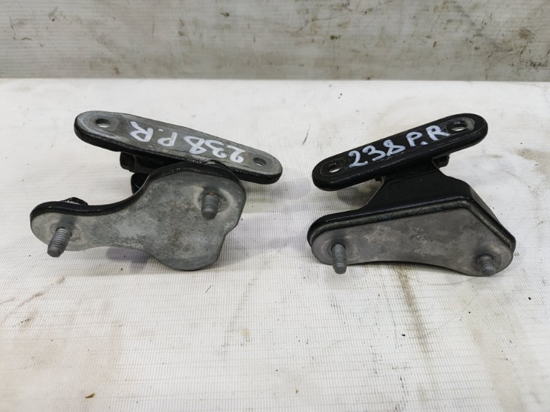 Петля двери Mercedes CLA - Class 2015 CLA 180