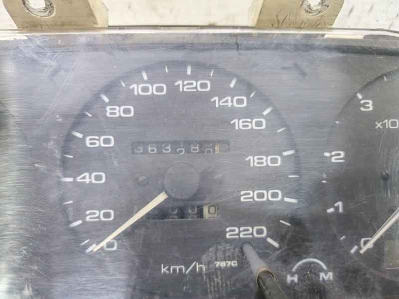 Панель приборов Nissan Primera 1990