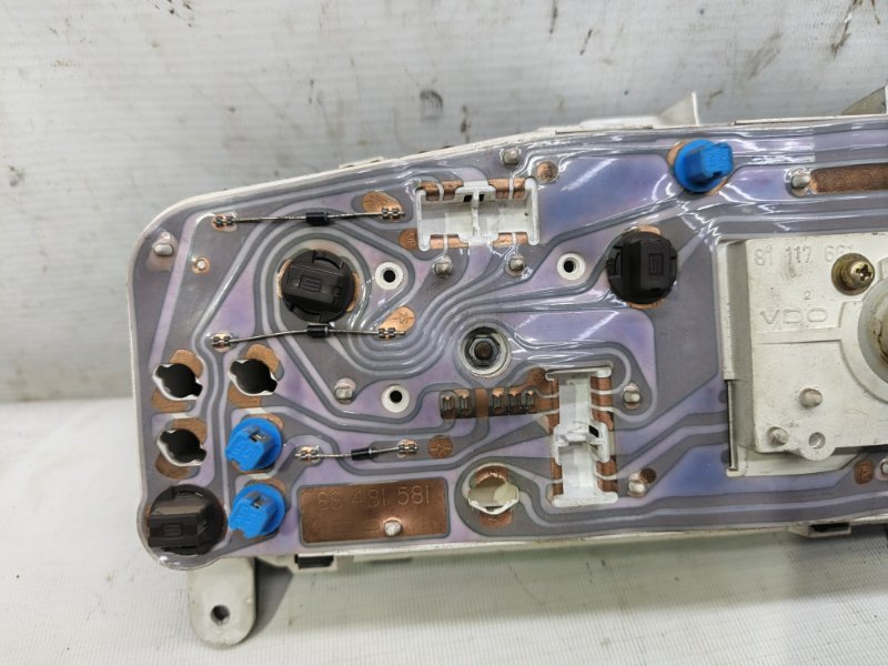 Панель приборов Nissan Primera 1990