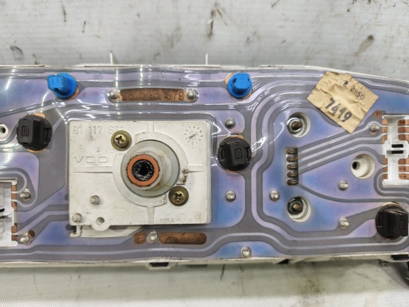 Панель приборов Nissan Primera 1990