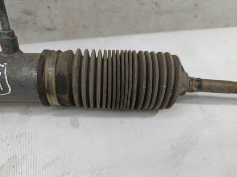 Рулевая рейка Nissan Primera 1990