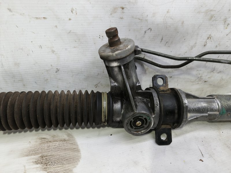 Рулевая рейка Nissan Primera 1990