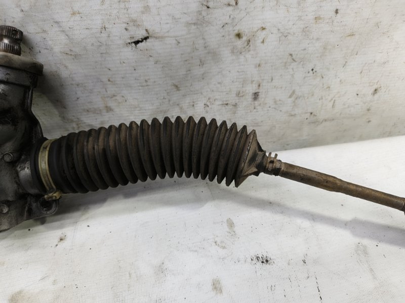 Рулевая рейка Nissan Primera 1990