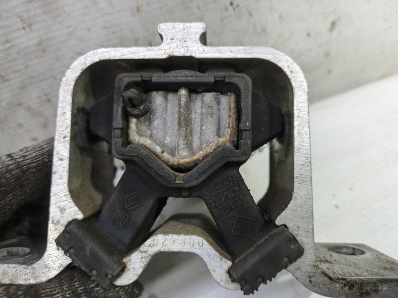 Подушка двигателя lada vesta 2020