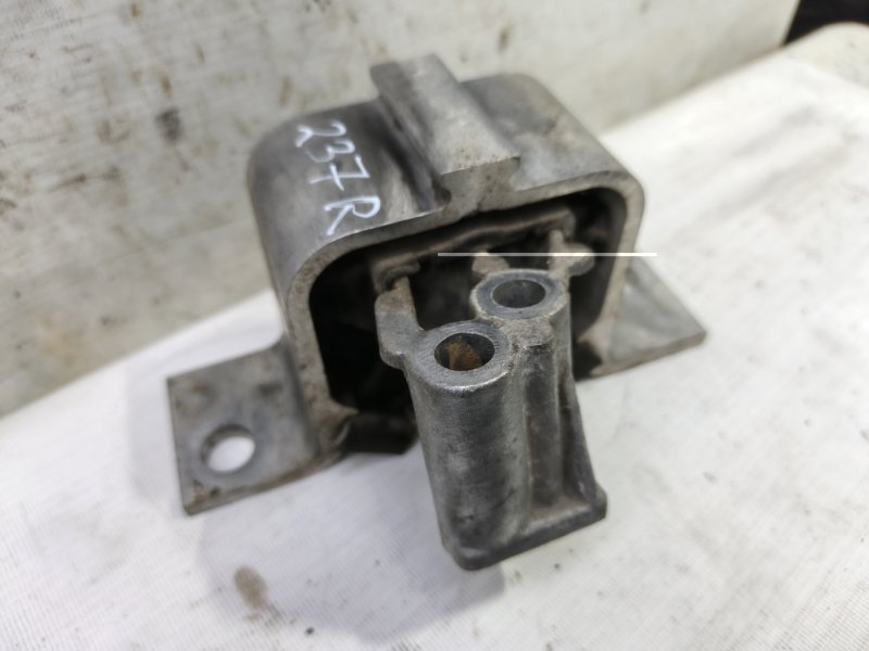 Подушка двигателя lada vesta 2020