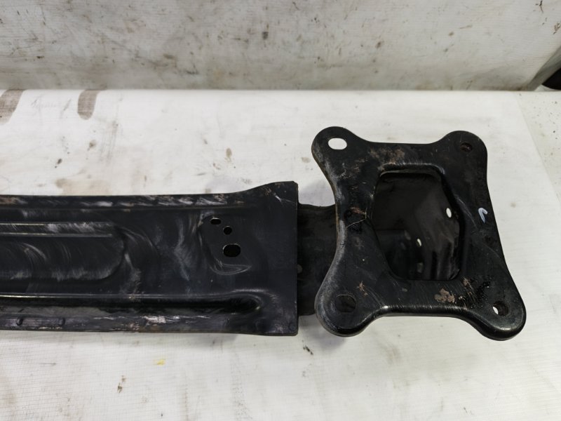 Усилитель бампера Lada Vesta 2020