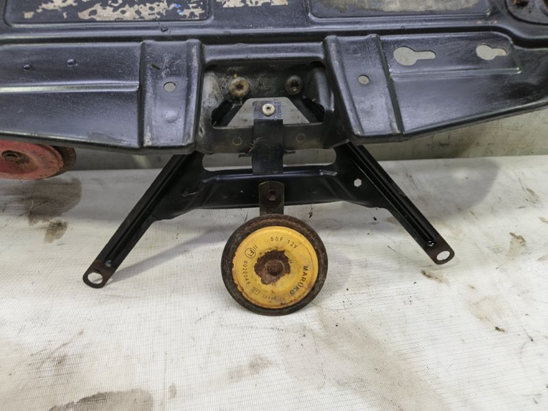 Панель передняя Cadillac BLS 2006