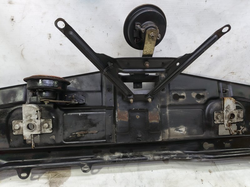 Панель передняя Cadillac BLS 2006