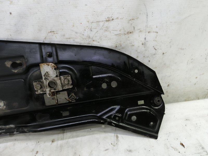 Панель передняя Cadillac BLS 2006