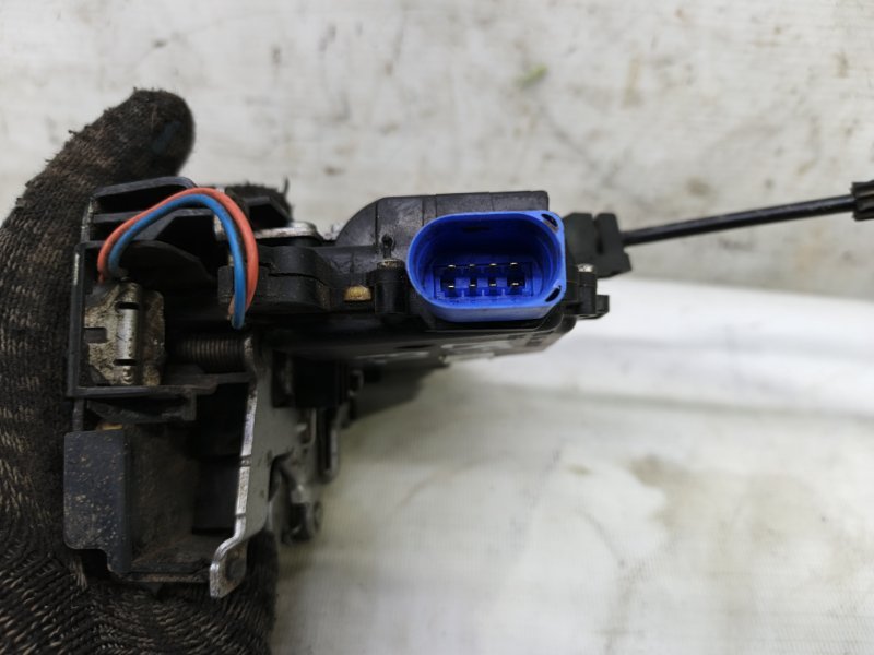 Замок двери Skoda Fabia 2008