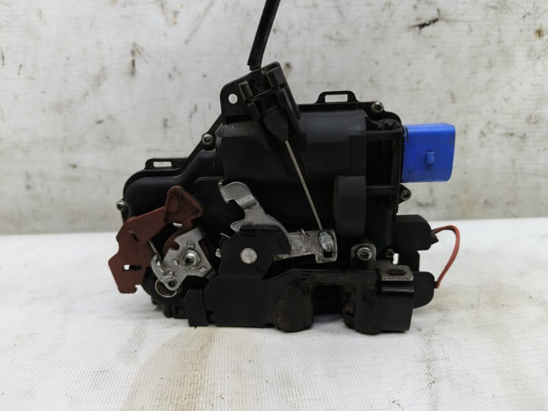 Замок двери Skoda Fabia 2008