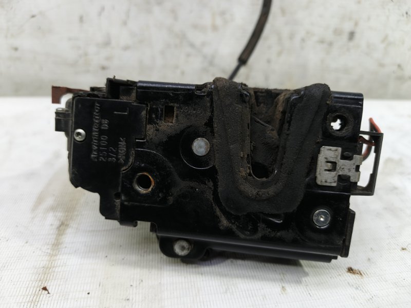 Замок двери Skoda Fabia 2008