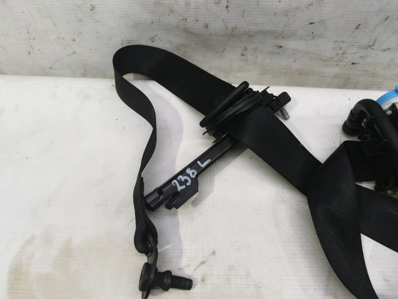 Ремень безопасности Mercedes CLA - Class 2015 CLA 180