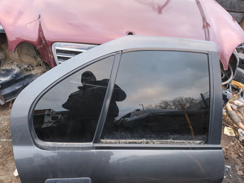 Дверь Nissan Primera 1990