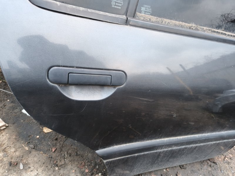 Дверь Nissan Primera 1990