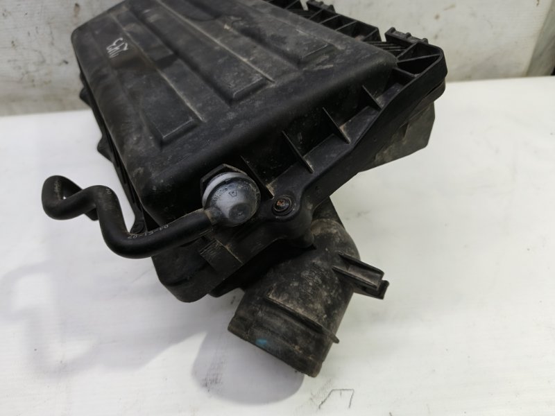 Корпус воздушного фильтра Skoda Fabia 2008