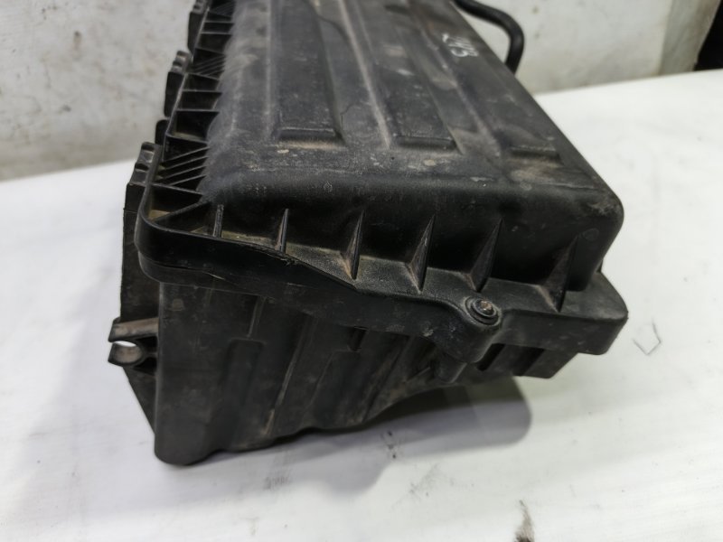 Корпус воздушного фильтра Skoda Fabia 2008