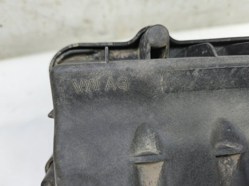 Корпус воздушного фильтра Skoda Fabia 2008