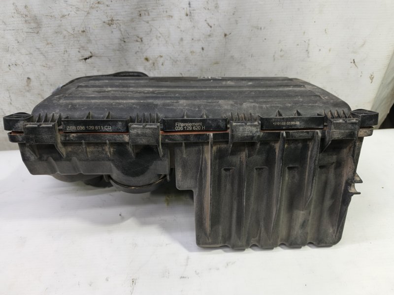 Корпус воздушного фильтра Skoda Fabia 2008