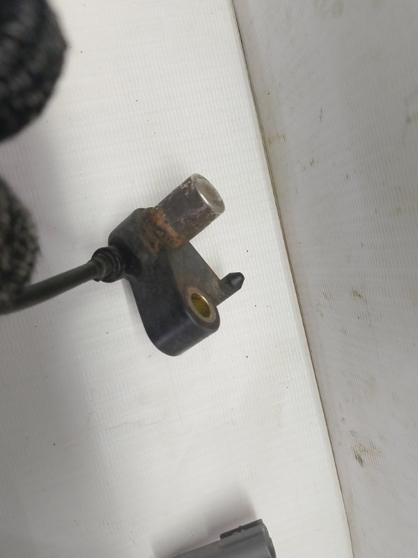 Датчик ABS Mazda Familia