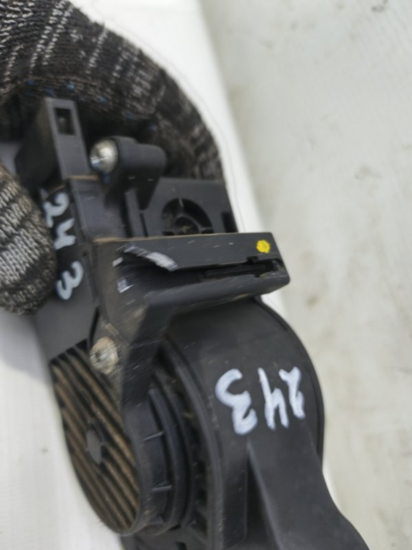 Педаль газа Skoda Fabia 2008