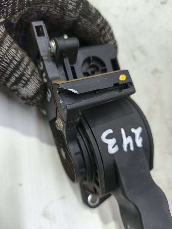 Педаль газа Skoda Fabia 2008