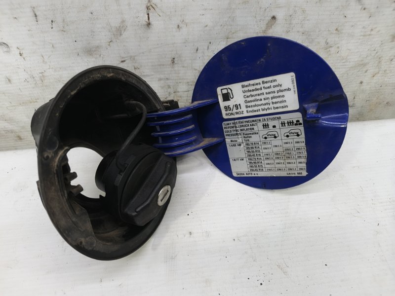 Лючок бензобака Skoda Fabia 2008