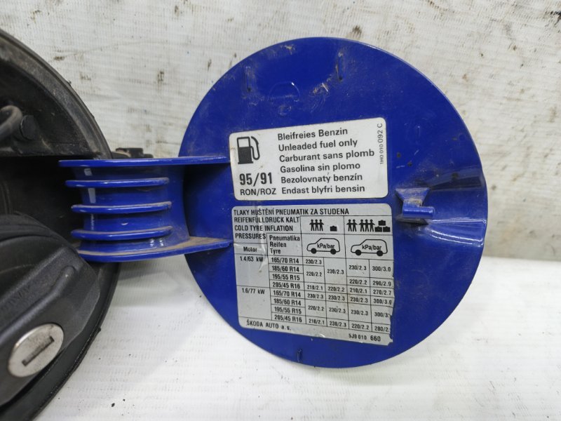 Лючок бензобака Skoda Fabia 2008